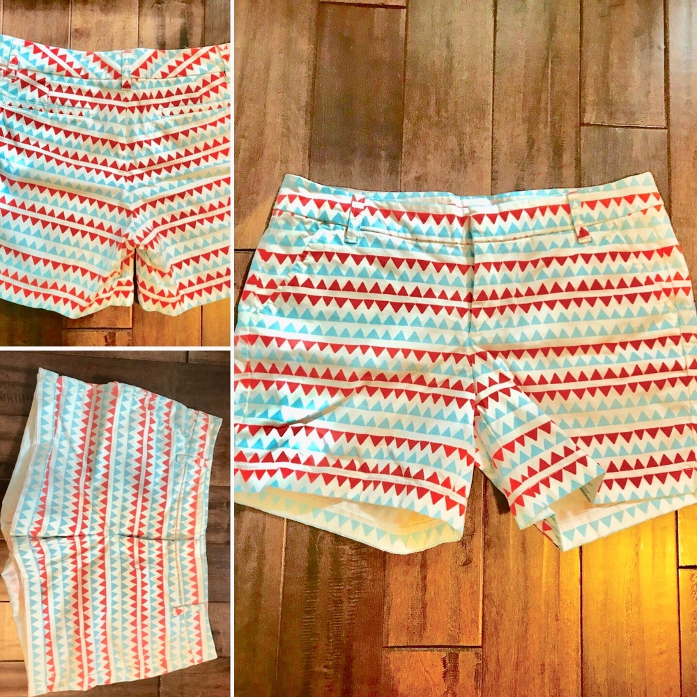 Caslon triangle shorts